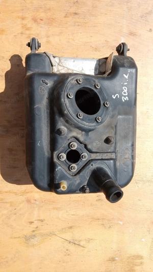 Kymco People S 250 - 300 i.e üzemanyag tank