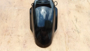 Kymco People S 250 - 300 első sárvédő fekete - kép 2