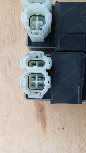 Kymco People S 250 - 300 első lámpa elektronika - kép 4