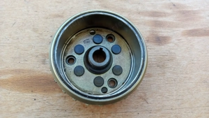 Kymco Xciting 250 - 300 i.e R lendkerék - kép 1