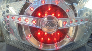 Kymco People S 50 - 300 hátsó lámpa - kép 3