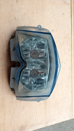 Kymco People S 250 - 300 első lámpa - kép 4