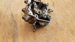 Benelli Velvet 400 hengerfej - kép 3