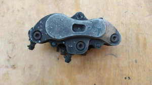 Suzuki Burgman 250 - 400 (merci lámpás) első féknyereg - kép 4