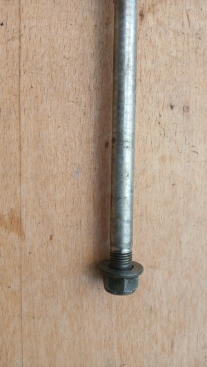 Yamaha Majesty 125 - 180 első keréktengely - kép 3