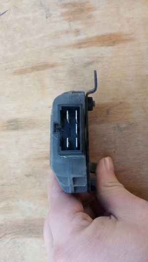 Yamaha Majesty 125 - 180 feszültségszabályzó - kép 2