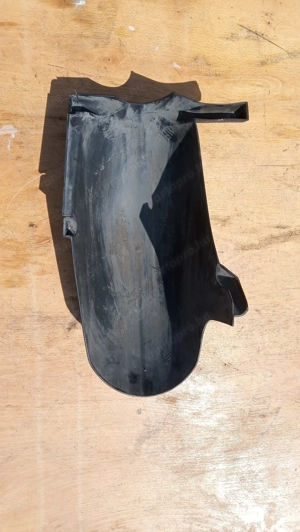 Yamaha Majesty 125 - 180 hátsó kerék feletti idom - kép 3