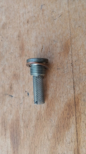 Aprilia leonardo 125 - 150 olajleeresztő csavar