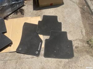 Skoda Superb III szőnyeg és belső takaró műanyagok, kesztyűtartó lámpa kapcsoló minden ami a képen - kép 5