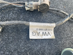 Volkswagen Skoda Superb Első Lökhárító radar 3V0971095 D vezeték a képen látható állapotban ,egyben  - kép 2