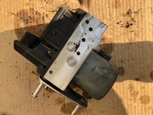 Volkswagen Phaeton abs kocka   posta megoldható