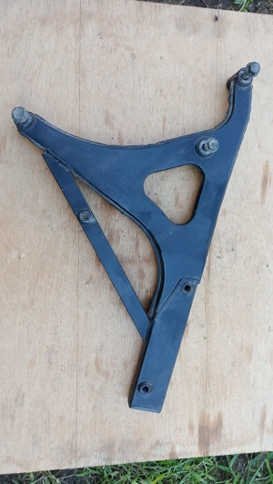 Suzuki Burgman 400 kipufogó tartó konzol