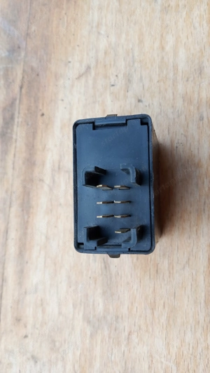 Suzuki Burgman 250 - 400 (merci lámpás) index relé kombinált relé - kép 2