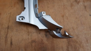 Suzuki Burgman 250 - 400 (merci lámpás) háttámla burkolat ezüst - kép 4