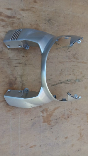 Suzuki Burgman 250 - 400 első idom 2