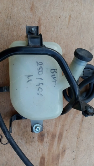 Suzuki Burgman 250 - 400 (merci lámpás) kiegyenlítő tartály - kép 2