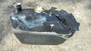 Suzuki Burgman 250 - 400 (merci lámpás) üzemanyag tank - kép 3