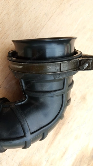 Suzuki Burgman 250 (merci lámpás) légszűrő könyökcső - kép 2