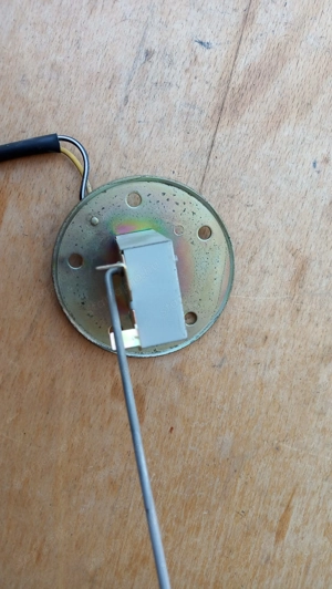 Suzuki Burgman 250 - 400 (merci lámpás) üzemanyag szintjelző - kép 4