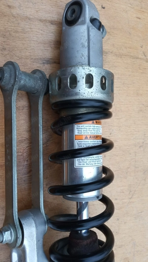 Suzuki Burgman 250 (merci lámpás) hátsó lengéscsillapító - kép 4