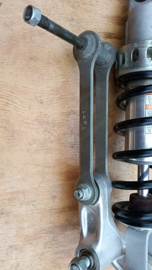 Suzuki Burgman 250 (merci lámpás) hátsó lengéscsillapító - kép 5