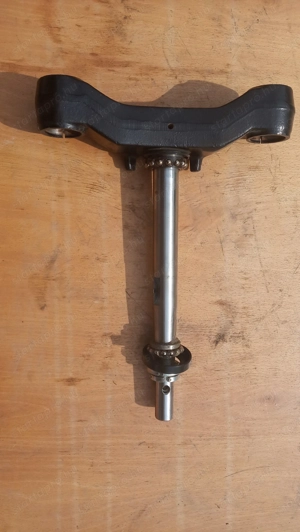 Suzuki Burgman 400 T szár kormányszár kormányoszlop