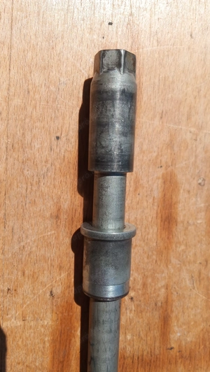 Suzuki Burgman 250 - 400 (merci lámpás) első keréktengely - kép 2