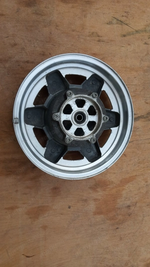 Suzuki Burgman 250 - 400 első felni - kép 6