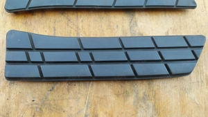 Suzuki Burgman 250 - 400 (merci lámpás) hátsó gumiszőnyeg pár - kép 2