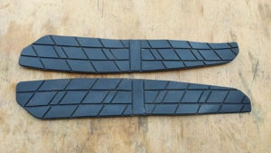 Suzuki Burgman 250 - 400 (merci lámpás) gumiszőnyeg pár