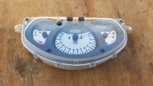 Suzuki Burgman 400 km óra - kép 3