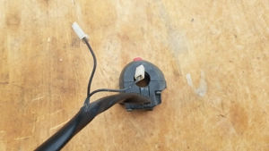 Suzuki Burgman 250 - 400 (merci lámpás) kormánykapcsoló jobbos - kép 4