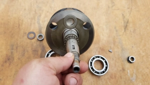 Suzuki Burgman 400 (merci lámpás) főtengely - kép 2