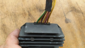 Aprilia leonardo 250 feszültségszabályzó - kép 3