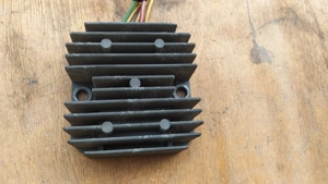 Aprilia leonardo 250 feszültségszabályzó - kép 5