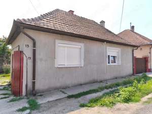 Kiskunhalas Tesco közelében 2 szobás családi ház eladó 