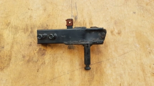 Aprilia Scarabeo 125 - 250 (piaggio) hátsó lábtartó konzol balos - kép 2