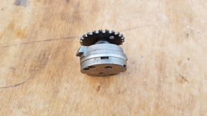 Aprilia Scarabeo 250 (piaggio) olajpumpa - kép 2