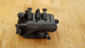 Aprilia Scarabeo 125 - 250 (piaggio) első féknyereg