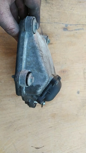 Aprilia Scarabeo 125 - 200 (piaggio) szelepfedél - kép 2