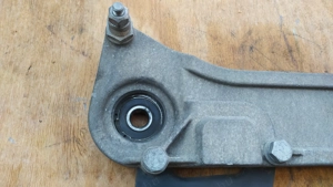 Aprilia Scarabeo 125 - 200 (piaggio) hátsó lengőkar - kép 3