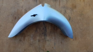 Aprilia Scarabeo 125 - 200 első sárvédő ezüst - kép 3