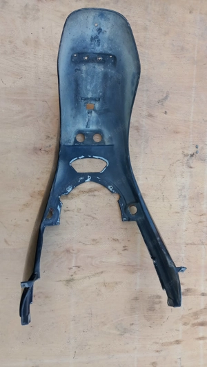 Aprilia Scarabeo 125 - 200 hátsó sárvédő 3 fekete - kép 4