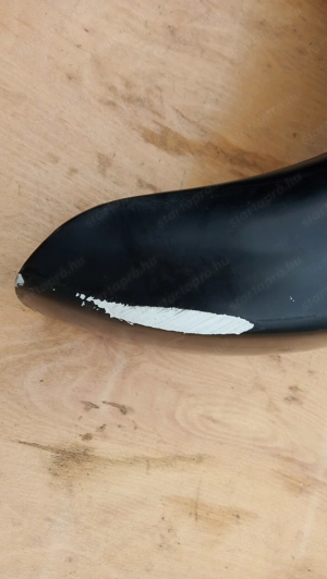 Aprilia Scarabeo 125 - 200 első sárvédő fekete - kép 2