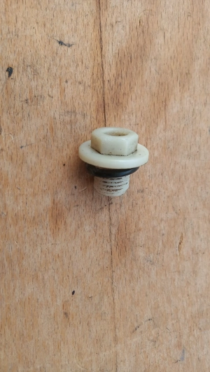 Aprilia Scarabeo 125 - 200 hajtóműolaj betöltő csavar