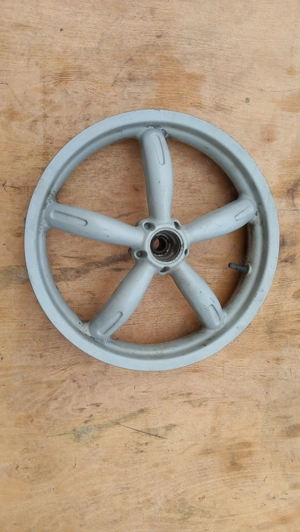 Aprilia Scarabeo 125 - 200 hátsó felni 16"-os