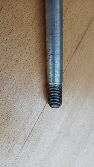 Aprilia Scarabeo 125 - 200 első keréktengely - kép 2