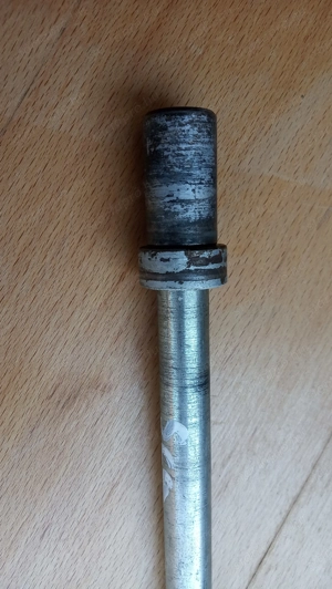 Aprilia Scarabeo 125 - 200 első keréktengely - kép 3