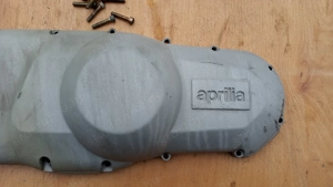 Aprilia Scarabeo 125 - 200 kuplung fedél - kép 2