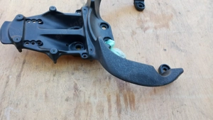 Aprilia Scarabeo 125 - 200 hátsó kapaszkodó - kép 2